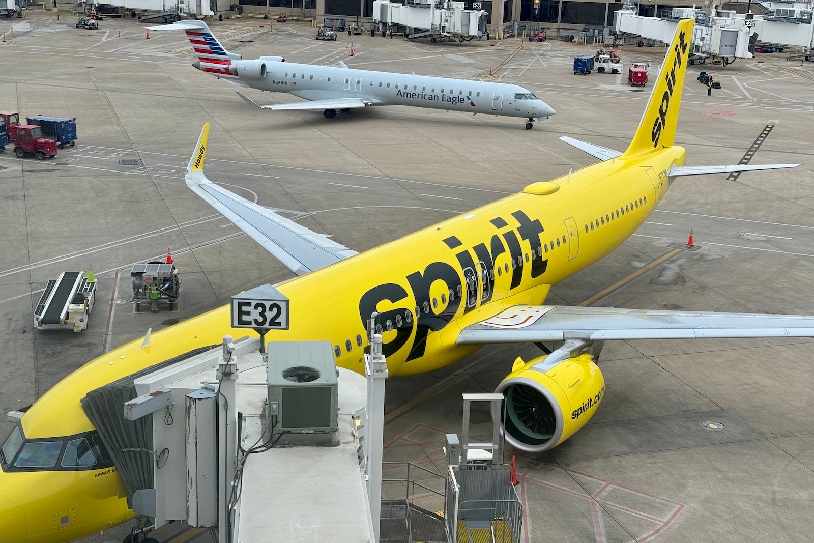 You are currently viewing Rivals pledge to support Spirit flyers if the budget airline shuts down