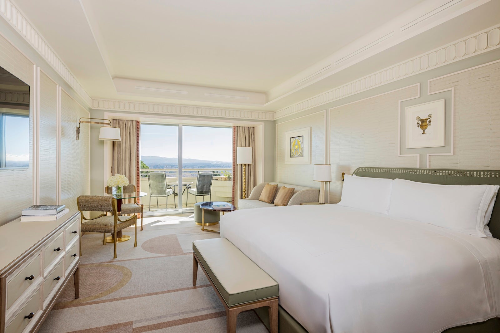 You are currently viewing How I chose my first hotel credit card — and the 4 cards I considered