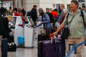 Read more about the article Best Airlines Report: Tips for summer travel after flight cancellations hit 3-year high