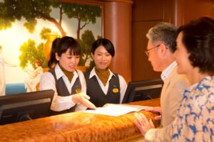 Read more about the article 16 mistakes cruise ship passengers make on disembarkation day