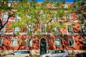 Read more about the article 8 reasons Portugal is the perfect place to visit this fall