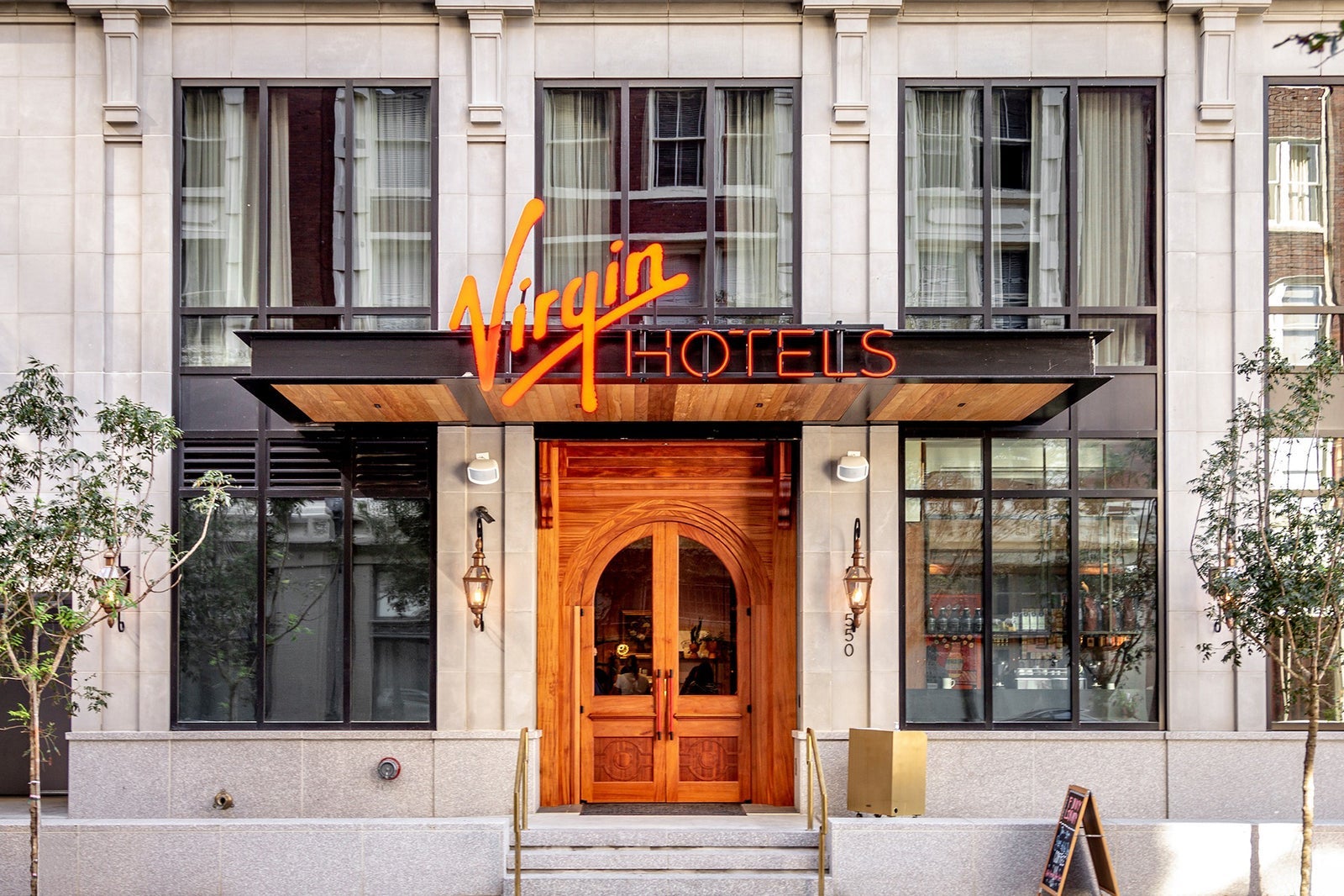 Read more about the article Elite status, hotel nights and more: Your guide to the Virgin Red Rewards Mastercard