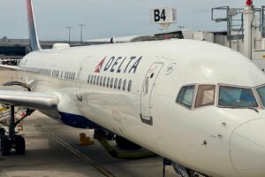 Read more about the article Delta SkyMiles Gold Business card review: Simple Delta perks without a premium annual fee