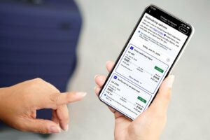 Read more about the article United is making it easier to get on an earlier flight — and have food waiting at your gate
