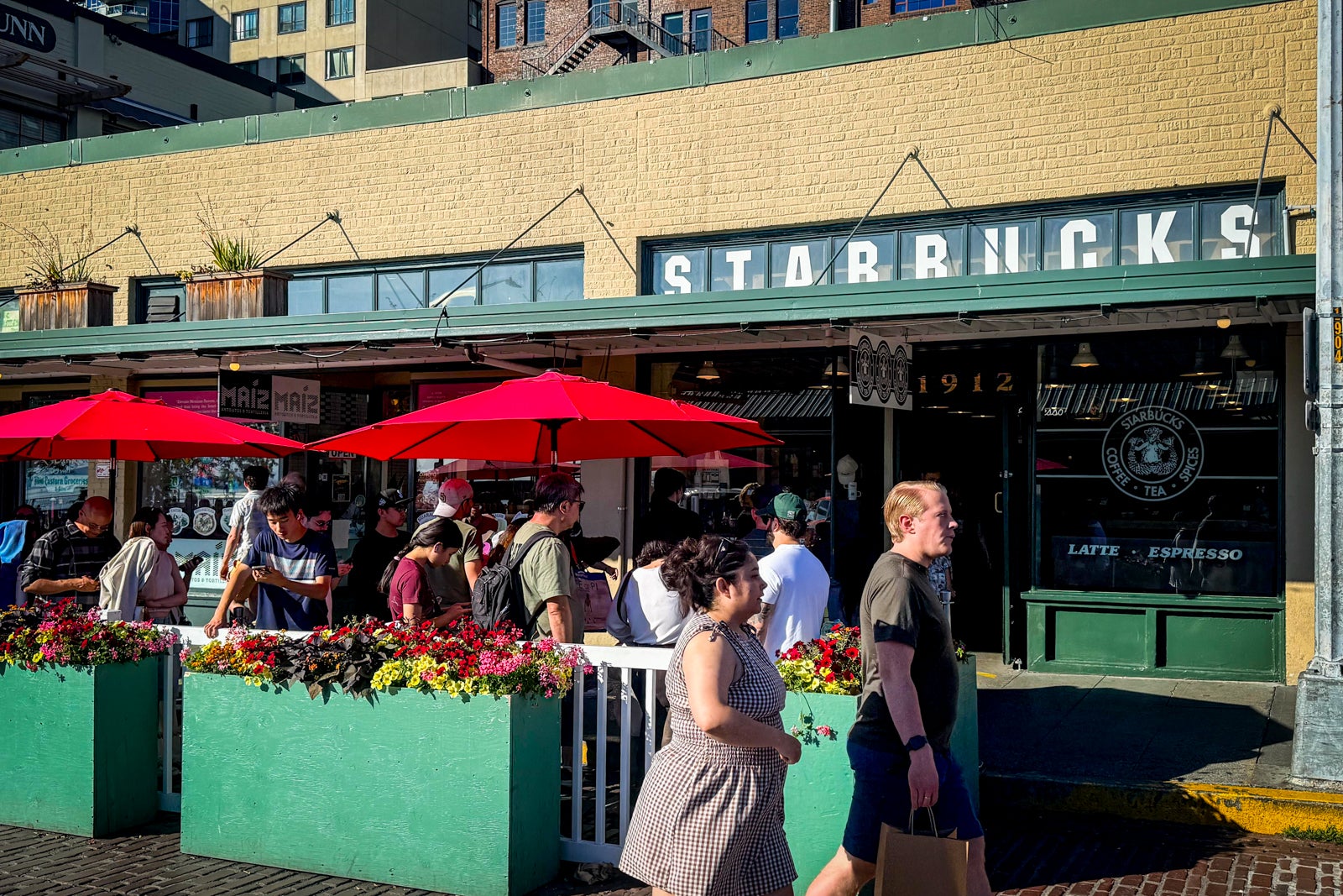 You are currently viewing From Starbucks to Uber: Airline and hotel partnerships that earn points and miles